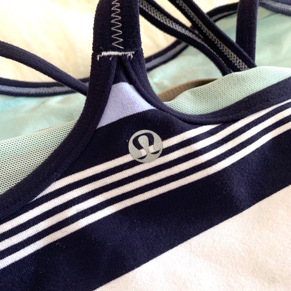 EUC✨Lululemon Power Y Tank - Picture 10 of 11